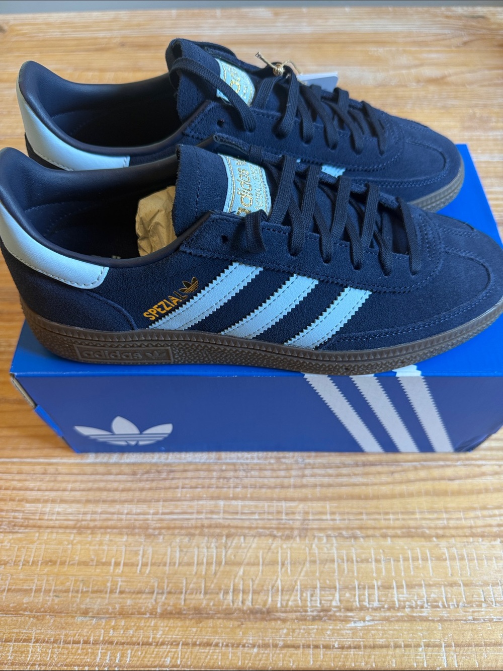 adidas Handball Spezial Navy Suede Sneaker w/Light Blue Junior 6 Women’s 7.5
